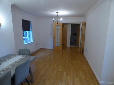 2 bedroom Flat for sale in Junction Road, Romford, RM1