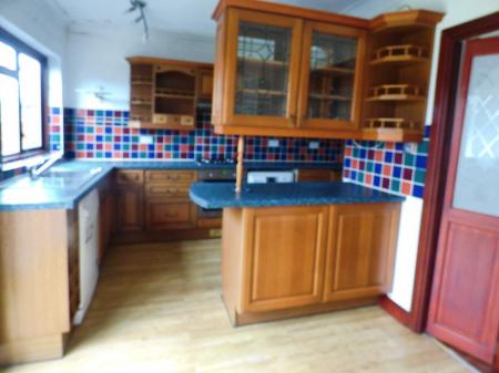 3 bedroom Semi-detached house to let in Heathview Road, Grays, RM16