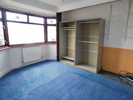 3 bedroom Semi-detached house to let in Heathview Road, Grays, RM16