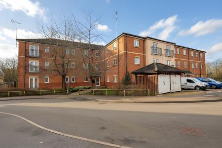 2 bedroom Flat for sale in Beeston Courts, Laindon, Basildon, SS15