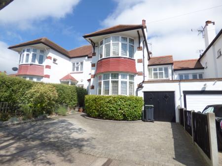 4 bedroom Semi-detached house to let in Western Road, Leigh-on-Sea, SS9