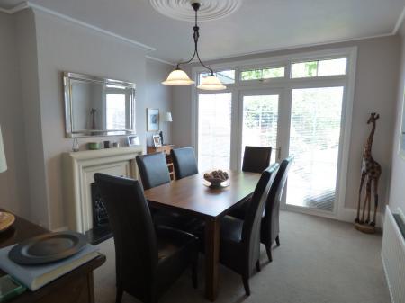 4 bedroom Semi-detached house to let in Western Road, Leigh-on-Sea, SS9