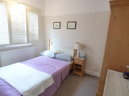 4 bedroom Semi-detached house to let in Western Road, Leigh-on-Sea, SS9