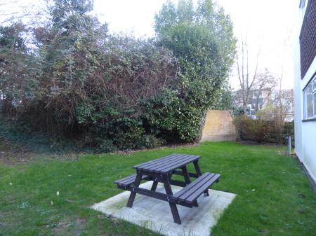 2 bedroom Flat for sale in Radford Way, Billericay, CM12