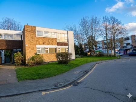 2 bedroom Flat for sale in Radford Way, Billericay, CM12