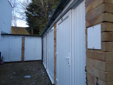 2 bedroom Flat for sale in Radford Way, Billericay, CM12