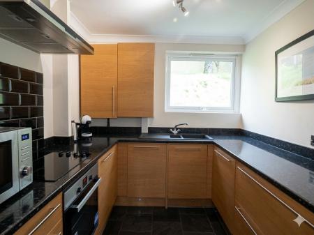 2 bedroom Flat for sale in Radford Way, Billericay, CM12