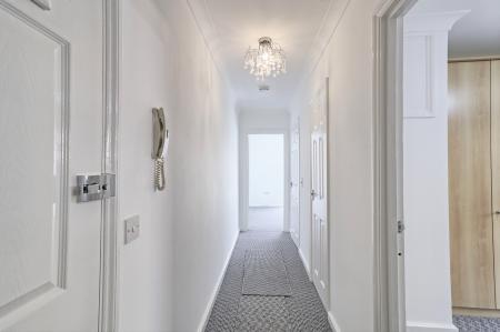 1 bedroom Apartment for sale in St Georges Court, Romford, RM1