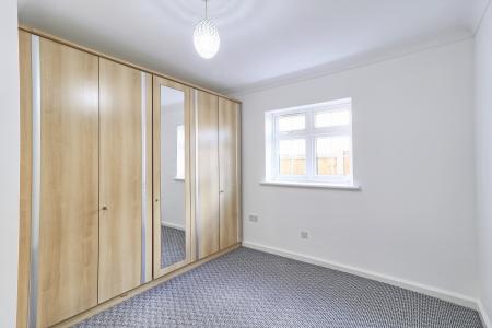 1 bedroom Apartment for sale in St Georges Court, Romford, RM1
