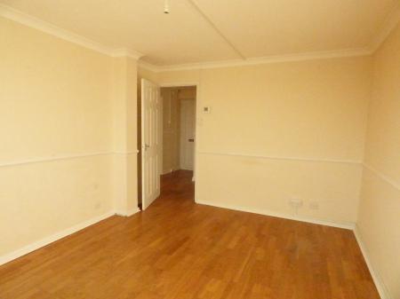 1 bedroom Flat to let in The Knares, Basildon, SS16