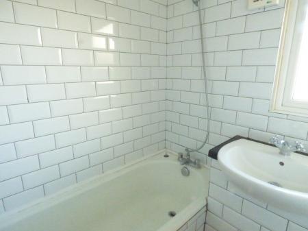 1 bedroom Flat to let in The Knares, Basildon, SS16