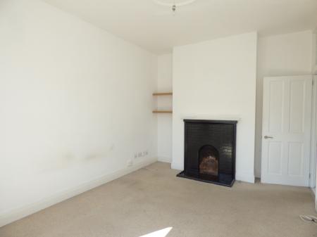2 bedroom Flat to let in Westcliff Park Drive, Westcliff-on-Sea, SS0