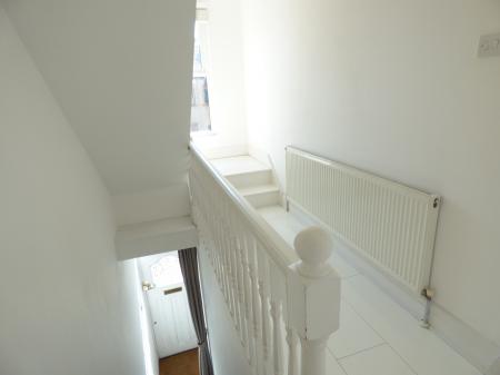 2 bedroom Flat to let in Westcliff Park Drive, Westcliff-on-Sea, SS0