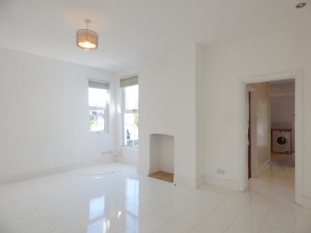2 bedroom Flat to let in Westcliff Park Drive, Westcliff-on-Sea, SS0