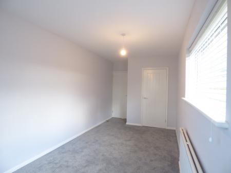 1 bedroom Flat to let in Doddinghurst Road, Brentwood, CM15