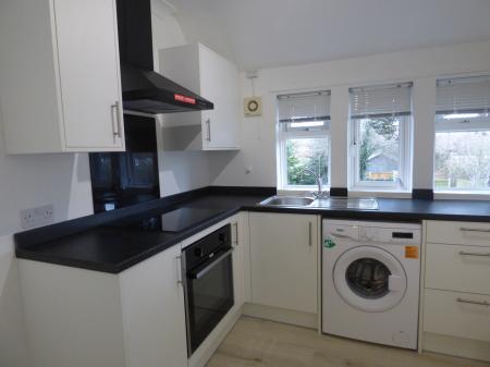 1 bedroom Maisonette to let in Powell Road, Laindon, SS15