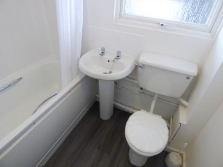 1 bedroom Flat to let in The Knares, Basildon, SS16
