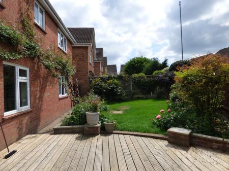 4 bedroom Detached house to let in Eisenhower Road, Laindon, Basildon, SS15