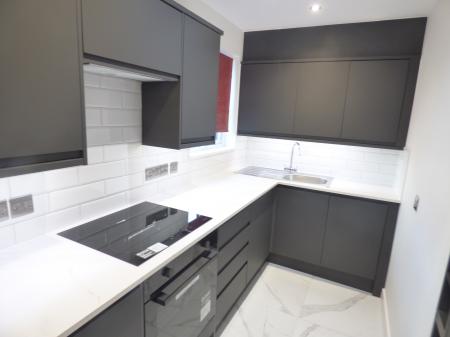 1 bedroom Studio flat to let in Marlborough Way, Billericay, CM12