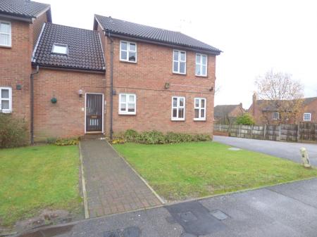 1 bedroom Studio flat to let in Marlborough Way, Billericay, CM12