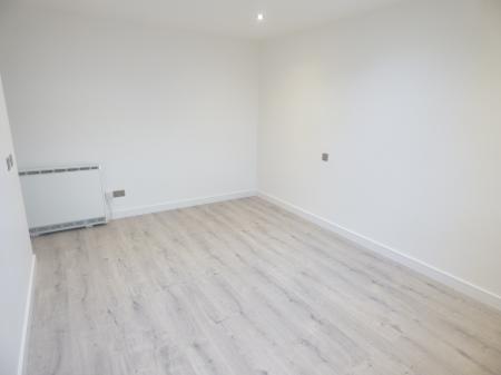 1 bedroom Studio flat to let in Marlborough Way, Billericay, CM12