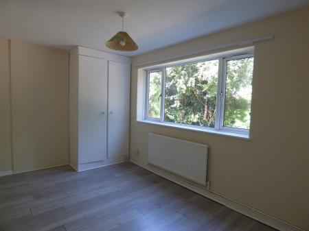 2 bedroom Flat to let in Shepeshall, Lee Chapel North, Basildon, SS15