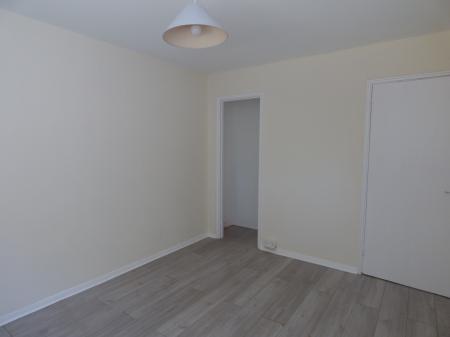 2 bedroom Flat to let in Shepeshall, Lee Chapel North, Basildon, SS15