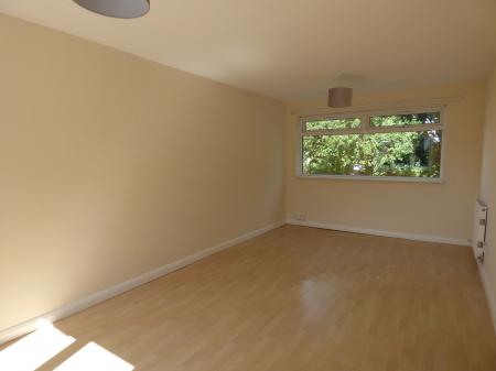 2 bedroom Flat to let in Shepeshall, Lee Chapel North, Basildon, SS15