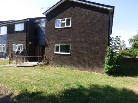 2 bedroom Flat to let in Shepeshall, Lee Chapel North, Basildon, SS15