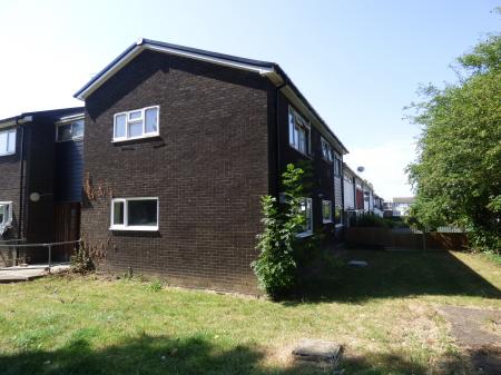 2 bedroom Flat to let in Shepeshall, Lee Chapel North, Basildon, SS15