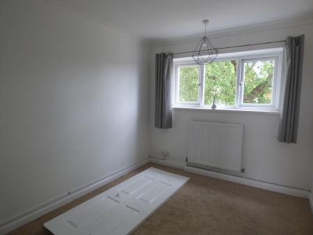 1 bedroom Flat to let in Thistledown, Basildon, SS14