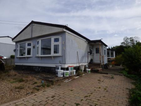 2 bedroom Mobile home for sale in Dunton View, Dunton Mobile Home Park, Brentwood, CM13