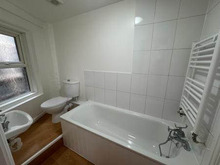 2 bedroom Flat to let in Viking House, Cliftonville, Margate, CT9