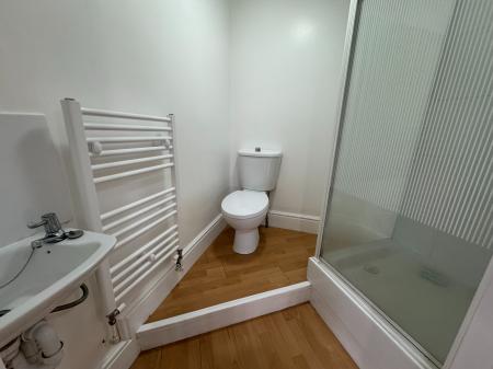 2 bedroom Flat to let in Viking House, Cliftonville, Margate, CT9