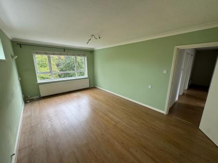 2 bedroom Flat to let in Broadstairs