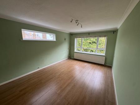 2 bedroom Flat to let in Broadstairs