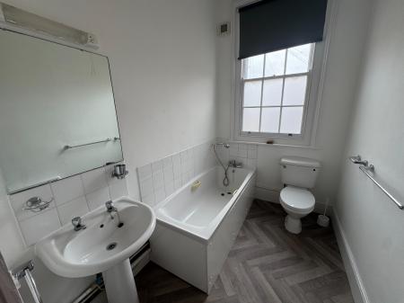 1 bedroom Flat to let in St. Mildred's Road, Westgate-on-Sea, CT8