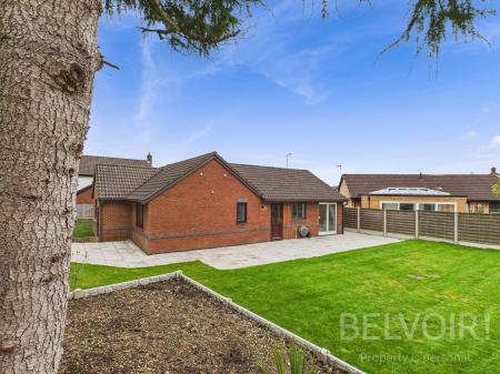 4 bedroom Detached bungalow for sale in Ennerdale Close, Priorslee, Telford, TF2