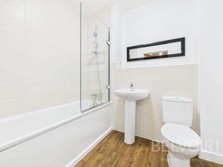 2 bedroom Flat for sale in Green Moors, Lightmoor Village, Telford, TF4