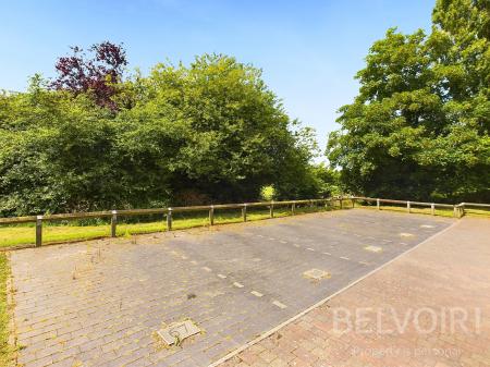 1 bedroom Flat for sale in Ketley Park Road, Ketley, Telford, TF1