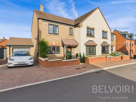 4 bedroom Semi-detached house for sale in Monksmoor Road, Lightmoor Village, Telford, TF4