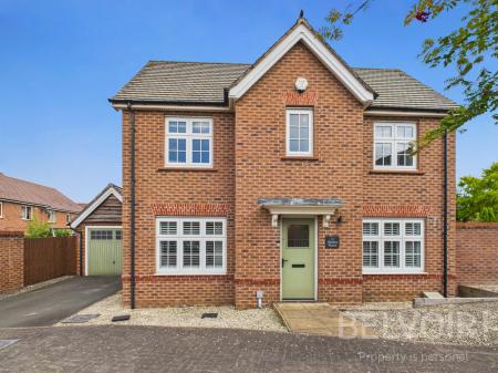 4 bedroom Detached house for sale in Oxmoor Avenue, Hadley, Telford, TF1