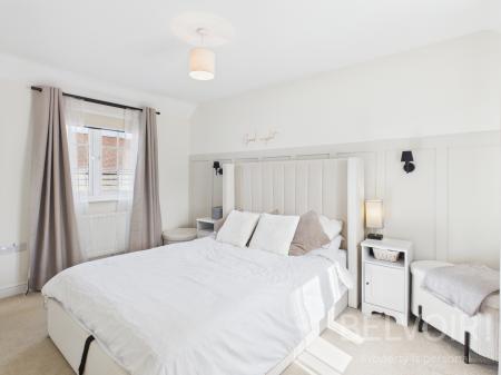 4 bedroom Detached house for sale in Oxmoor Avenue, Hadley, Telford, TF1