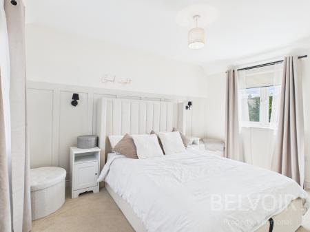 4 bedroom Detached house for sale in Oxmoor Avenue, Hadley, Telford, TF1