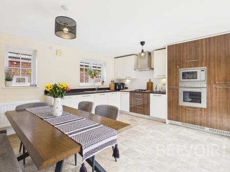 4 bedroom Detached house for sale in Oxmoor Avenue, Hadley, Telford, TF1