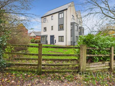 5 bedroom Semi-detached house for sale in Reynolds Fold, Lawley, Telford, TF3