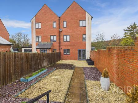 5 bedroom Semi-detached house for sale in Reynolds Fold, Lawley, Telford, TF3