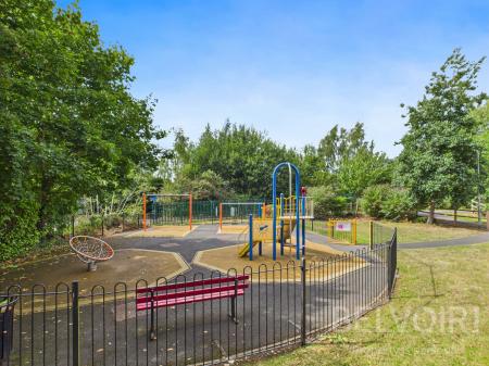 2 bedroom Flat for sale in The Nettlefolds, Hadley, Telford, TF1