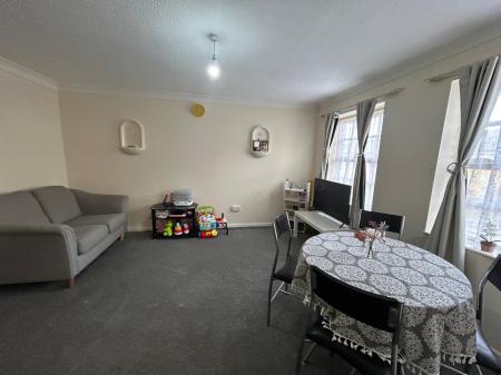 2 bedroom Flat to let in Nightingale Way, Apley, Telford, TF1