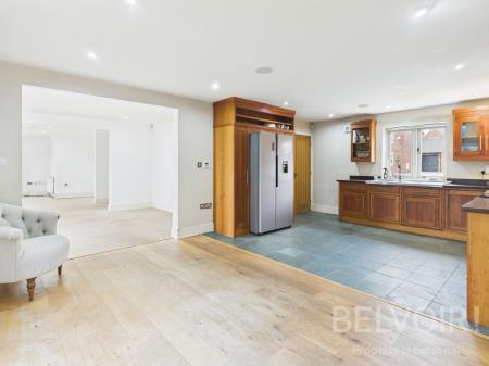 4 bedroom Detached house for sale in Meadow Court, Childs Ercall, TF9